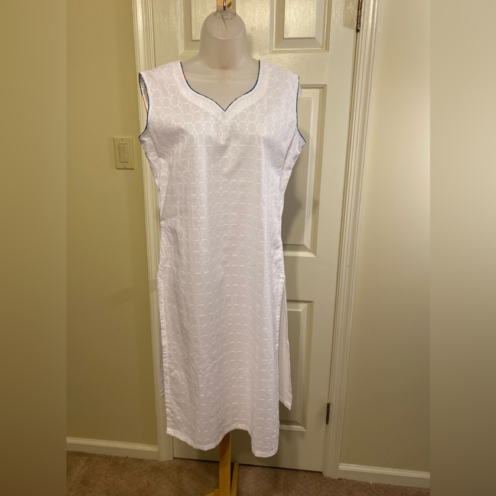 NWOT Mermaid’s - Lovely white sleeveless midi embroidered pattern beach coverup